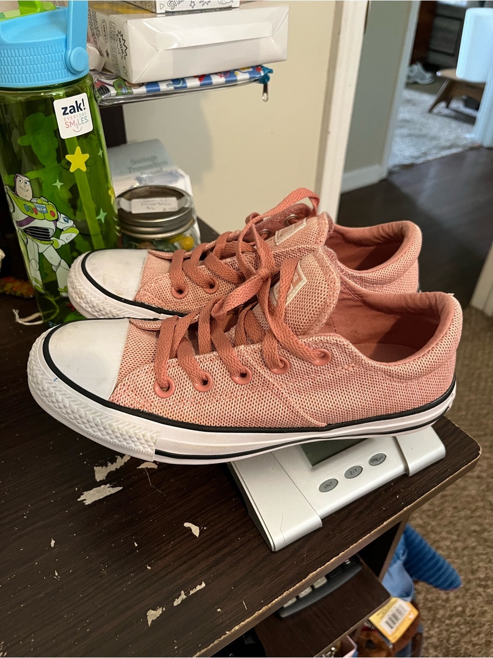 Converse Low-Top Sneakers in Dusty Pink size 6